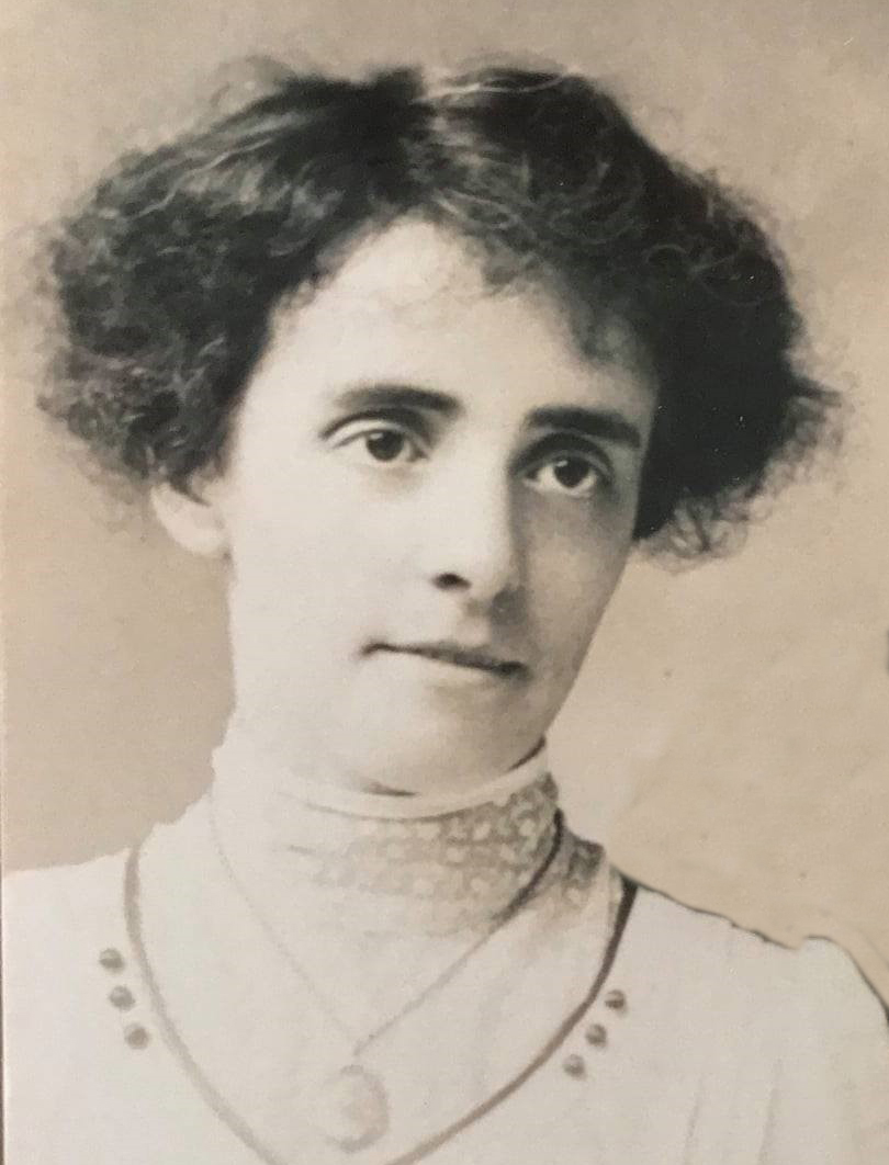 Photo of photos/Rebecca McLennan 1912 wdg portrait